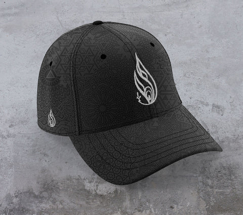 Mosaic Curved Snapback Hat by Threyda