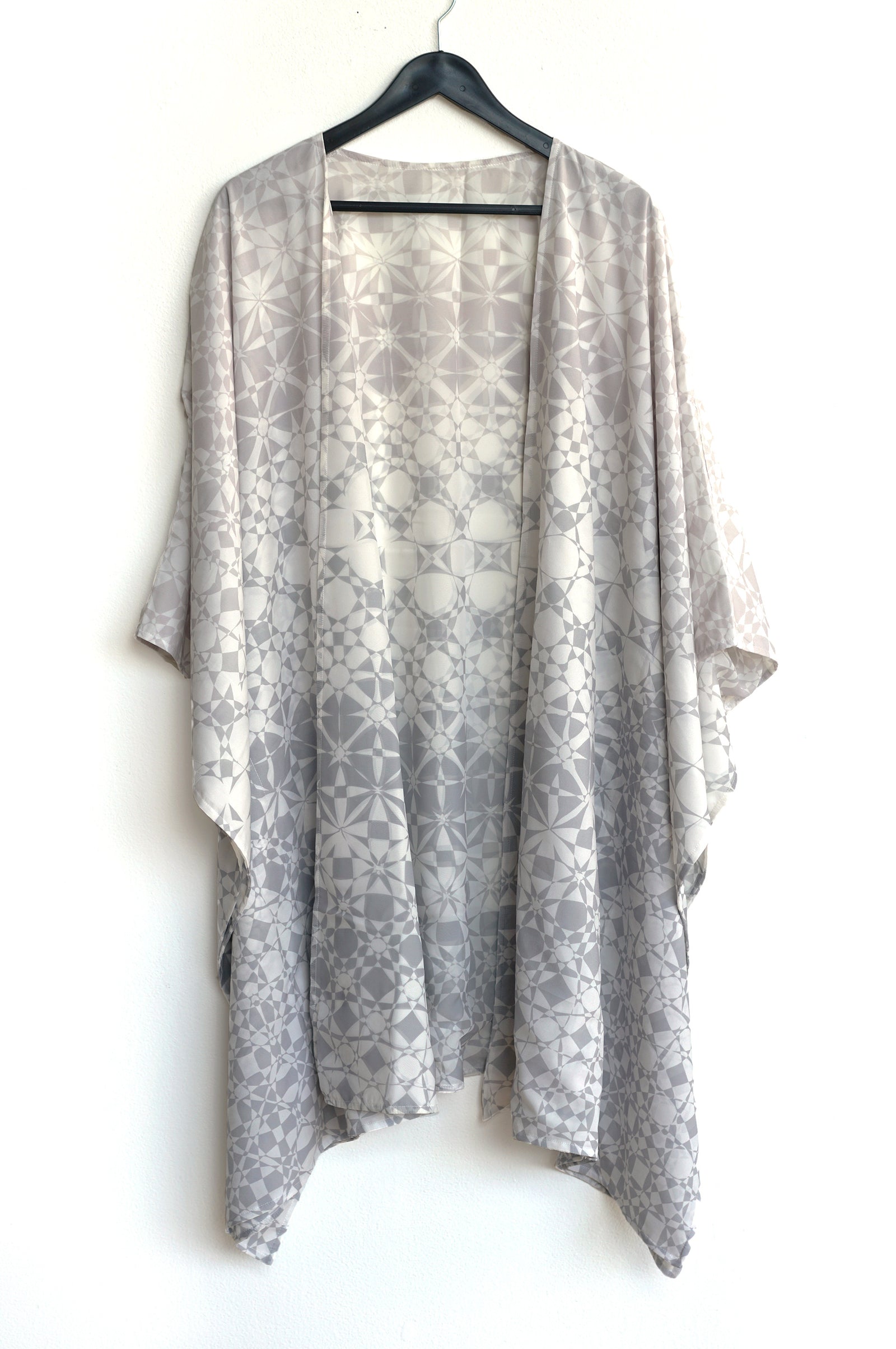 Ethereal Short Kimono by Threyda