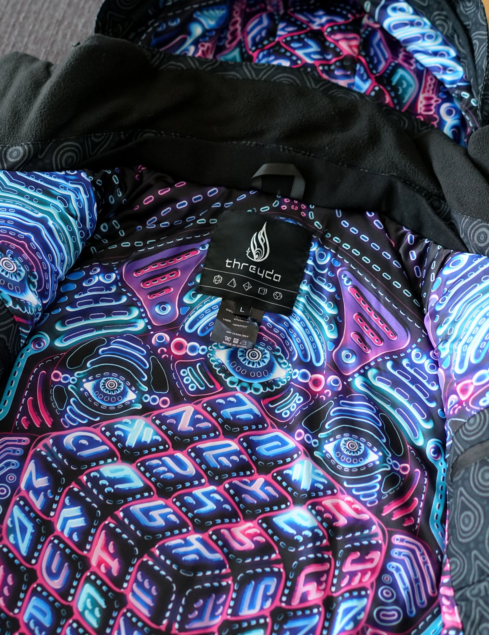 Gift Onyx Jacket by Ben Ridgway