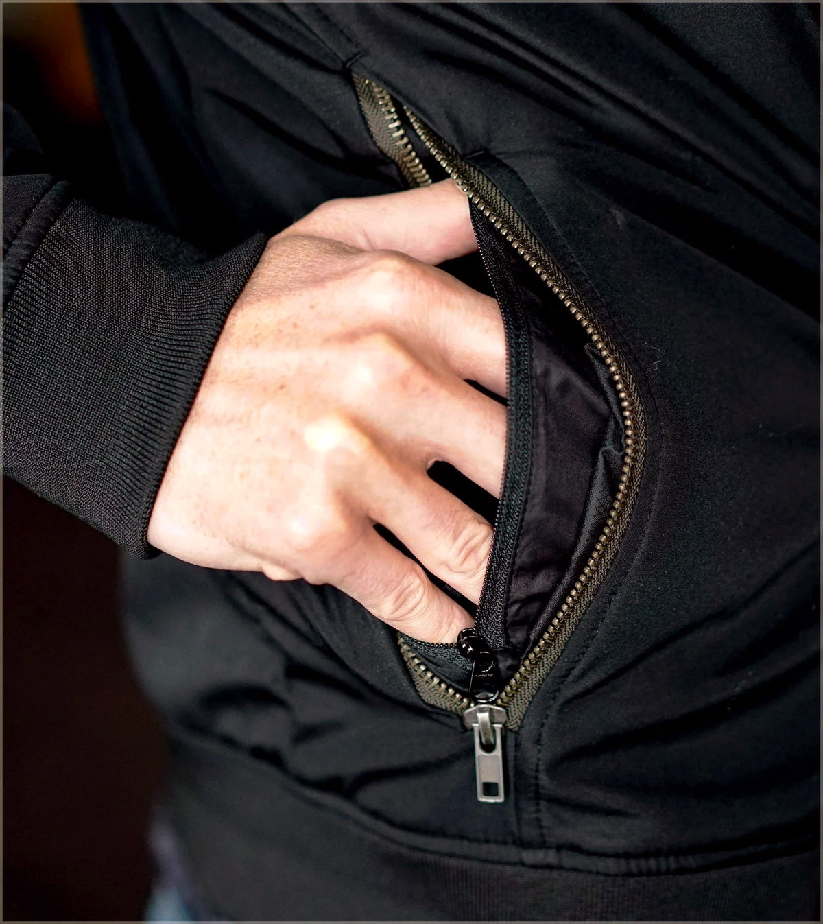 Transverse Funnel Neck Bomber by Threyda