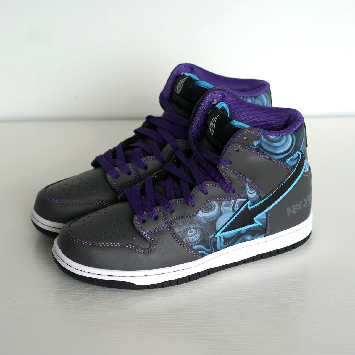 Virola High Top Shoes by Stephen Kruse - Size 9 - 48 HOUR AUCTION