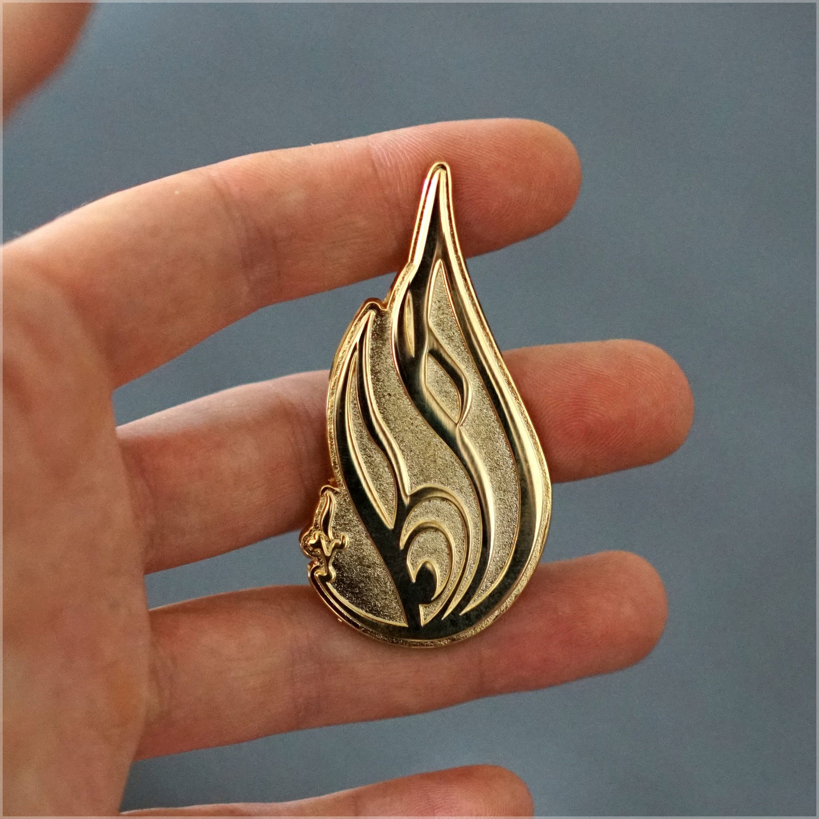 Threyda Insignia Pin