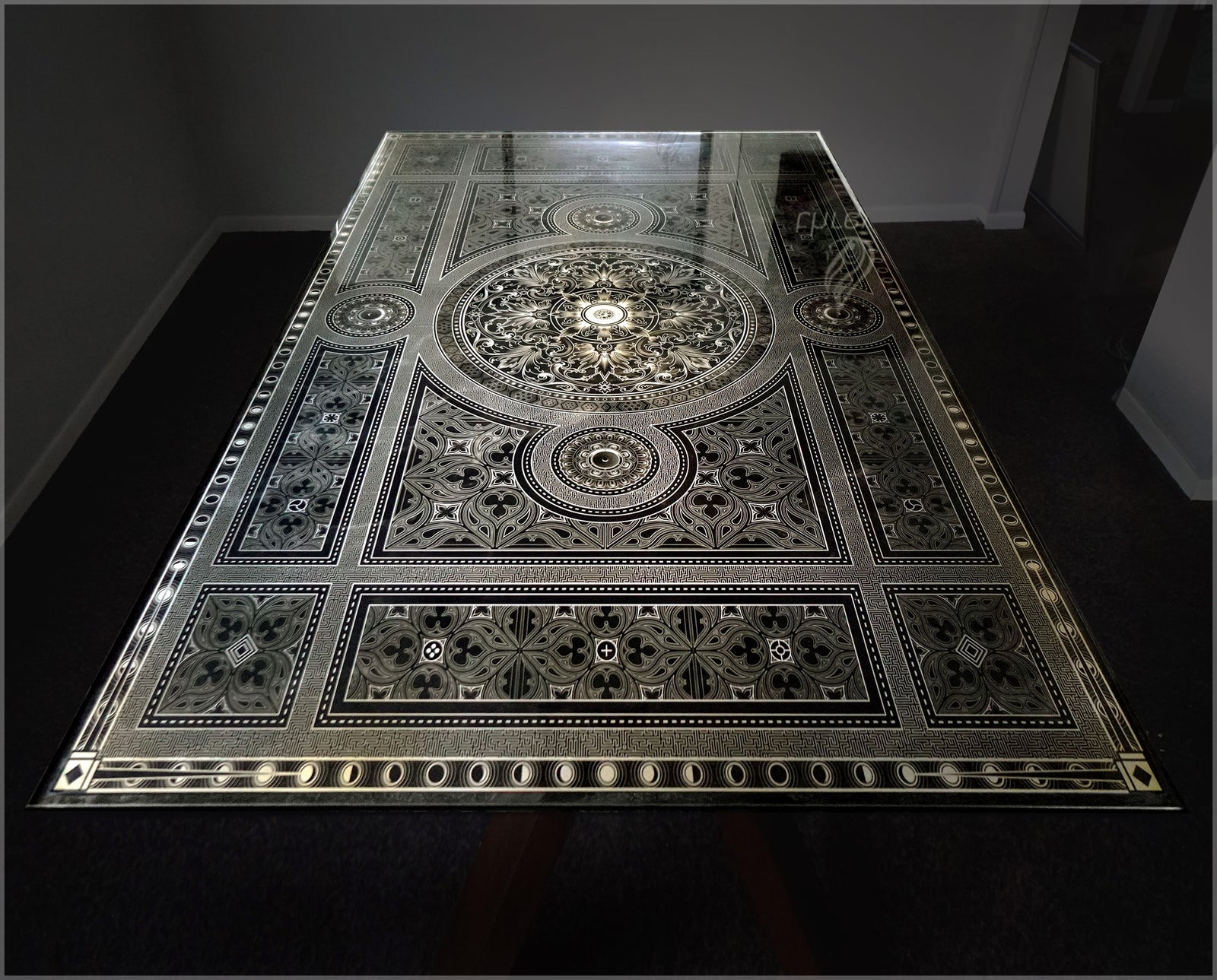 Mugwort White Gold Glass Art Table