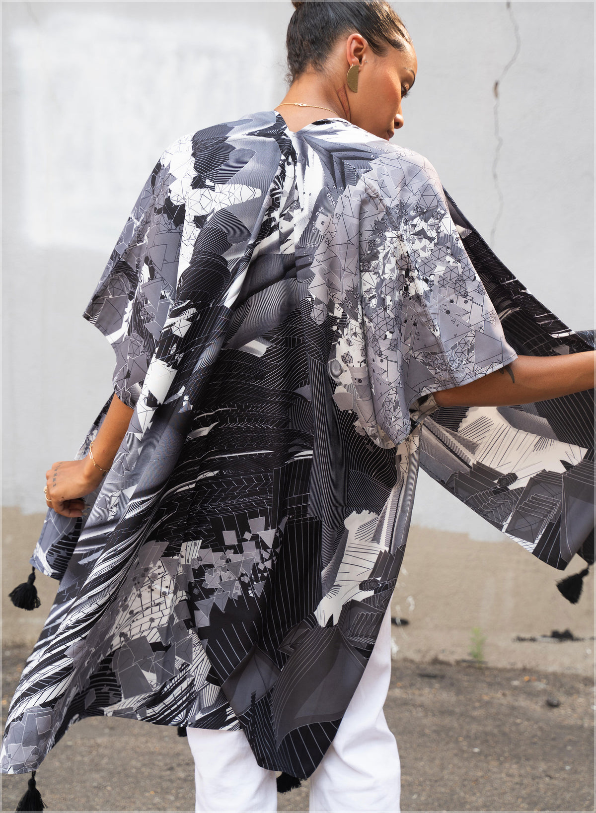 Tesseract Short Kimono by Kimi Takemura