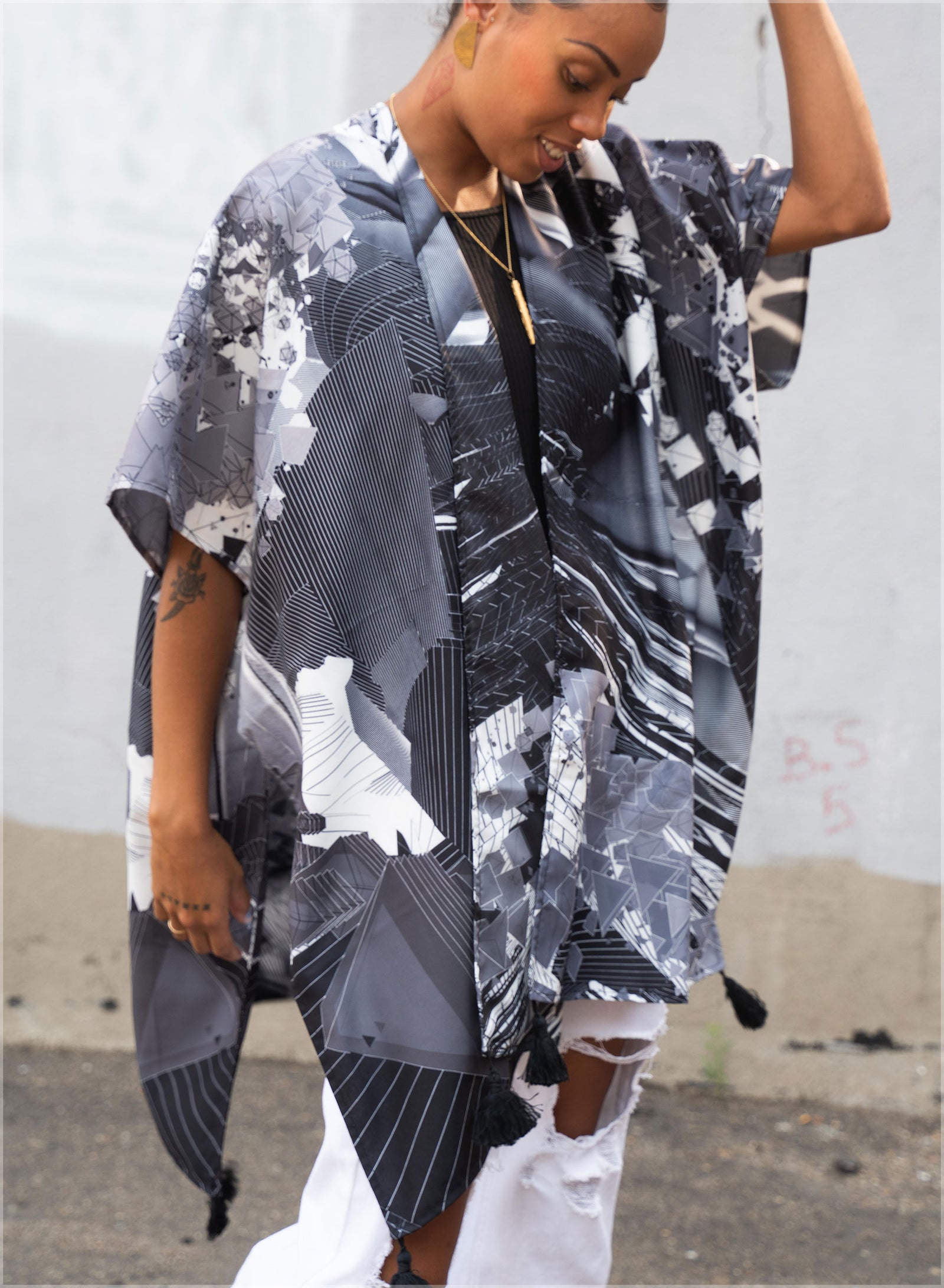 Tesseract Short Kimono by Kimi Takemura