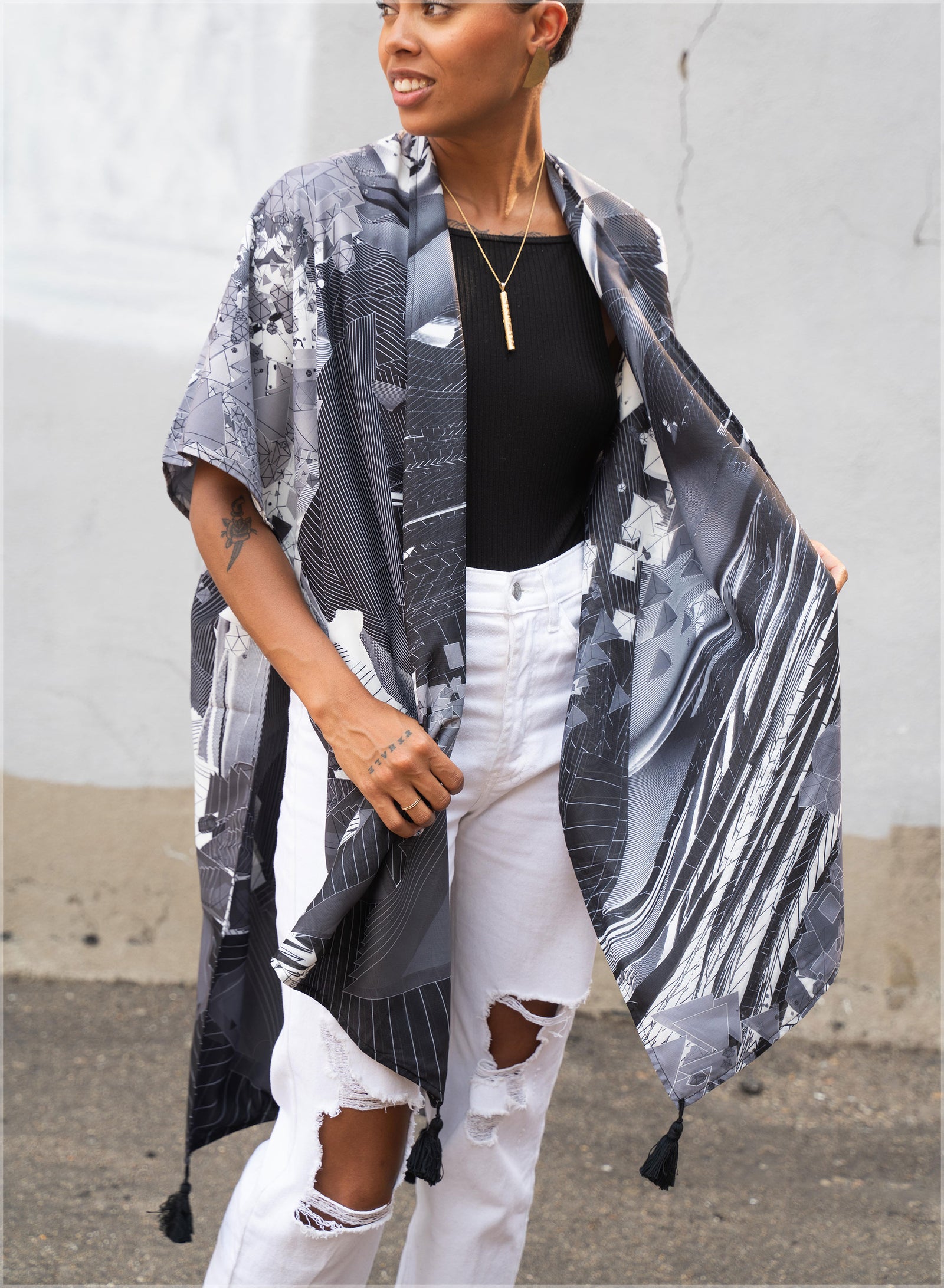 Tesseract Short Kimono by Kimi Takemura